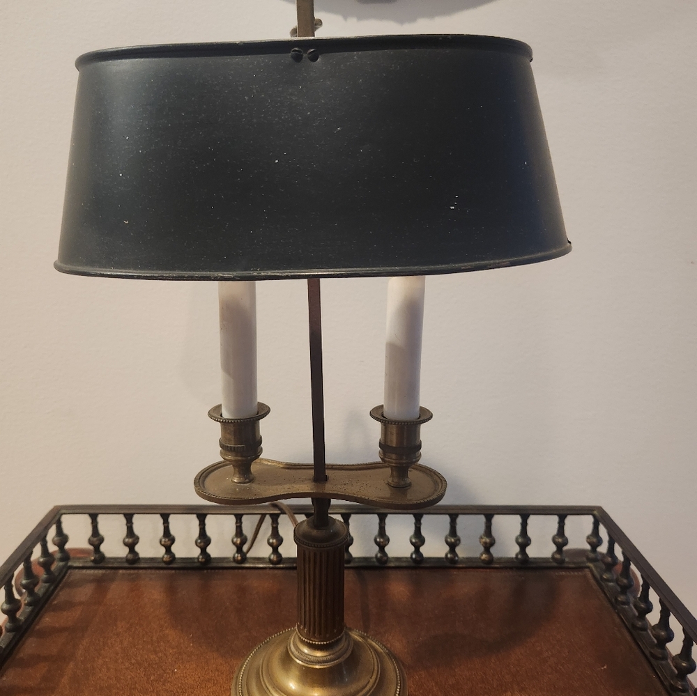 Elegant Black and Gold Table Lamp